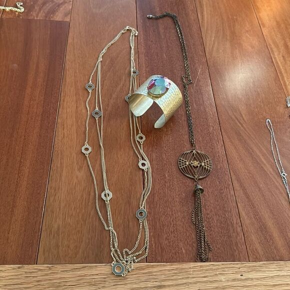 Bundle of 2 long necklaces and one bangel - Picture 1 of 7